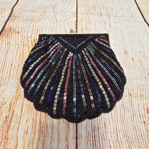 Vintage Beaded Clam Shell Clutch - Picture 5 of 6